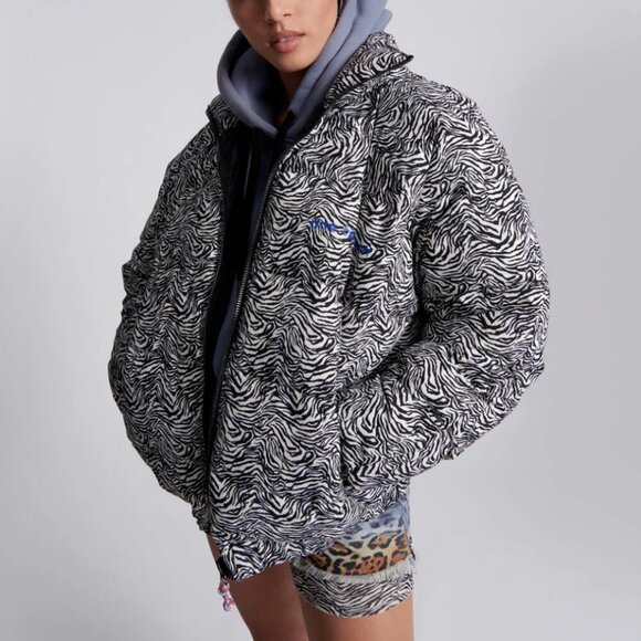 One Teaspoon Zebra Puffer Jacket Coat Front Zipper Double Pockets Cozy Comfy - Picture 2 of 4